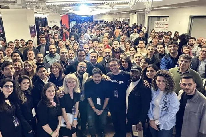 واکنش‌ها به تصویر اجتماع بزرگ نخبگان ایرانی در کانادا